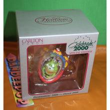 Load image into Gallery viewer, Carlton Heirloom Celebrate Destination 2000 Mice In Flying Saucer Ornament Sp Ed