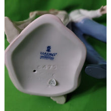 Load image into Gallery viewer, Lladro Happy Anniversary Couple Porcelain Figurine 6475 Spain VN78V Daisa 1997