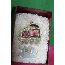 Load image into Gallery viewer, Hallmark Crown Reflections Frosty Friends Ed Seale Glass Holiday Ornament 1999