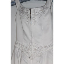 Load image into Gallery viewer, Paloma Blanca White Wedding Dress Women's 6 With Traditional Red Gold Asian East