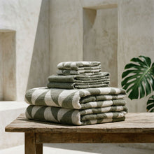 Load image into Gallery viewer, Umbra Towels