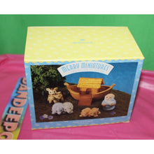 Load image into Gallery viewer, Hallmark Merry Miniatures Noah And Friends 5 Piece Story Time 1996 Set QSM8111
