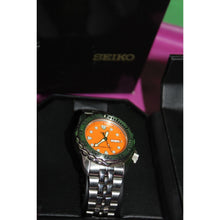 Load image into Gallery viewer, Seiko Divers 200 Men's Bracelet Watch Scuba Sapphlex Crystal Stainless 270097