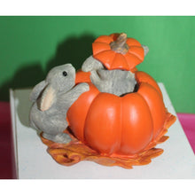 Load image into Gallery viewer, Dean Griff Charming Tails Silvestri Jumpin' Jack O lantern Figurine Halloween