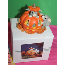 Load image into Gallery viewer, Dean Griff Charming Tails Silvestri Jumpin' Jack O lantern Figurine Halloween