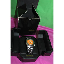 Load image into Gallery viewer, Seiko Divers 200 Men's Bracelet Watch Scuba Sapphlex Crystal Stainless 270097