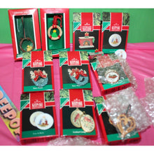 Load image into Gallery viewer, Hallmark 10 Piece Miniatures Wreaths Cameo Country Heart Special Friend Ornament