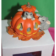 Load image into Gallery viewer, Dean Griff Charming Tails Silvestri Jumpin' Jack O lantern Figurine Halloween