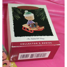 Load image into Gallery viewer, Hallmark The Peanuts Gang Collector's Series 3 1995 Christmas Holiday Ornament