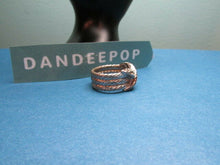 Load image into Gallery viewer, Vintage Silver X pattern Ring Size 8