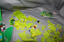 Load image into Gallery viewer, Lego All Green Dark Light Neon 550+ Pieces Bricks Parts Partial Sets
