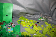 Load image into Gallery viewer, Lego All Green Dark Light Neon 550+ Pieces Bricks Parts Partial Sets