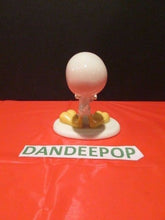 Load image into Gallery viewer, Tweety Bird Warner Bros. Lenox Figurine A Present From Tweety S04 5"