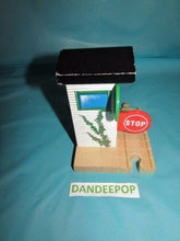 Load image into Gallery viewer, Thomas The Tank Engine Stop & Go Station Complete Britt Allcroft 2000 99329