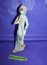 Load image into Gallery viewer, Fortunoff Casades Clown Porcelain Vintage Figurine Spain 189/39