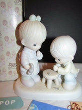 Load image into Gallery viewer, Precious Moments Thumb-body Loves You 1990 Samuel Butcher Figurine 521698 w/ box
