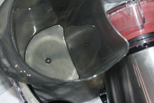 Load image into Gallery viewer, Oster Jus Simple Juicer FPSTJE9010