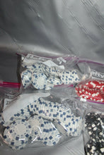 Load image into Gallery viewer, 300 Assorted Poker Chips With Acrylic Holders Games Toys Novelties