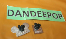 Load image into Gallery viewer, 2 Disney Parks Goofy Limited Edition 1500 And Hidden Mickey 3 Of 5 Pin Trading