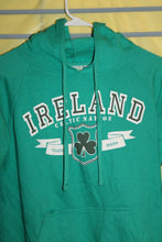 Load image into Gallery viewer, Green Ireland Celtic Nation Souvenir Sweatshirt Pullover Landodowne S/M
