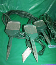Load image into Gallery viewer, Heavy Duty Extension Cord Plug 3 Outdoor Grade Tri Outlet Stakes YL-9 With Extra