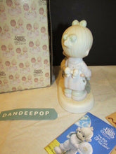 Load image into Gallery viewer, Precious Moments Thumb-body Loves You 1990 Samuel Butcher Figurine 521698 w/ box