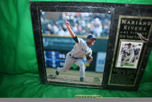 Load image into Gallery viewer, New York Yankees MLB Photo File Upper Deck Mariano Rivera 42 602nd Save Card