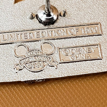 Load image into Gallery viewer, 2 Disney Parks Goofy Limited Edition 1500 And Hidden Mickey 3 Of 5 Pin Trading