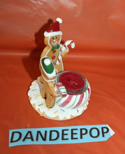 Load image into Gallery viewer, Yankee Candle Gingerbread Couple Tealight Holder 1179052