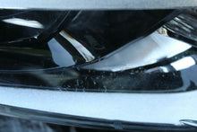 Load image into Gallery viewer, Automotive Headlight Assembly R2 With Bulb Reflex Reflector PP-TD30 MD60-GF20