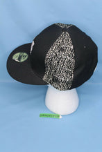 Load image into Gallery viewer, New York Mets 59Fifty Baseball Black And White Logo Hat 7 5/8 New Era Fitted