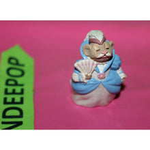Load image into Gallery viewer, Stepmother Merry Mini Keepsakes 1994 Figurine Hallmark QFM8099 Miniature

