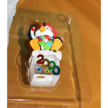 Load image into Gallery viewer, Carlton Cards Heirloom Ice Pals Dated 2000 9th Series Christmas Holiday Ornament
