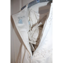 Load image into Gallery viewer, Paloma Blanca White Wedding Dress Women's 6 With Traditional Red Gold Asian East
