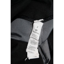 Load image into Gallery viewer, Lululemon Cropped Active Leggings Size Women's 2 Black Mapped Out Pattern
