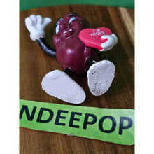 Load image into Gallery viewer, Vintage Applause California Raisin I'm Yours 1988 Toy Valentine Love
