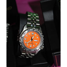 Load image into Gallery viewer, Seiko Divers 200 Men's Bracelet Watch Scuba Sapphlex Crystal Stainless 270097
