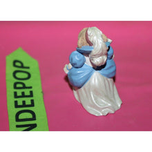 Load image into Gallery viewer, Stepmother Merry Mini Keepsakes 1994 Figurine Hallmark QFM8099 Miniature
