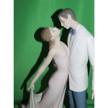 Load image into Gallery viewer, Lladro Happy Anniversary Couple Porcelain Figurine 6475 Spain VN78V Daisa 1997
