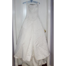 Load image into Gallery viewer, Paloma Blanca White Wedding Dress Women's 6 With Traditional Red Gold Asian East
