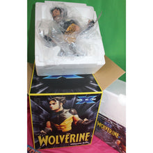 Load image into Gallery viewer, Marvel X-Men Wolverine Ultimate Bust Limited Figurine Diamond Select Toys 2002
