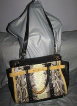 Load image into Gallery viewer, Be&amp;D Leather &amp; Snakeskin Handbag Shoulder Bag
