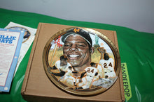 Load image into Gallery viewer, The Great Willie Mays Tanenbaum Hamilton Collection 1993 23K gold rim Plate
