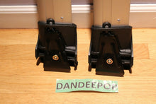 Load image into Gallery viewer, Universal Roof Rack System 39" Long Bar With Keys Complete
