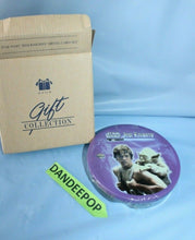 Load image into Gallery viewer, Avon Gift Collection Star Wars Jedi Knights Metallic Impressions Metal Card Set
