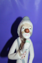 Load image into Gallery viewer, Fortunoff Casades Clown Porcelain Vintage Figurine Spain 189/39
