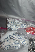 Load image into Gallery viewer, 300 Assorted Poker Chips With Acrylic Holders Games Toys Novelties
