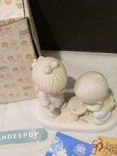 Load image into Gallery viewer, Precious Moments Thumb-body Loves You 1990 Samuel Butcher Figurine 521698 w/ box
