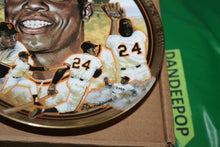 Load image into Gallery viewer, The Great Willie Mays Tanenbaum Hamilton Collection 1993 23K gold rim Plate
