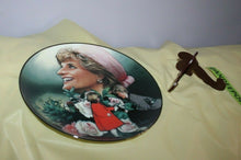Load image into Gallery viewer, Franklin Mint Heirloom Princess Diana Of Wales England's Rose Plate HC 7174
